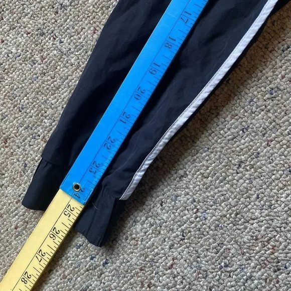 NIKE Womens XS Windrunner FullZip Jacket Hooded White Black Lightweight Pocket - Picture 3 of 10